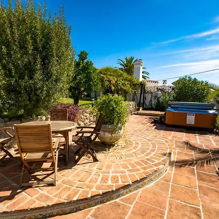 Private Heated Pool, Jacuzzi & 1225m2 Garden In Cipreses Βίλα *