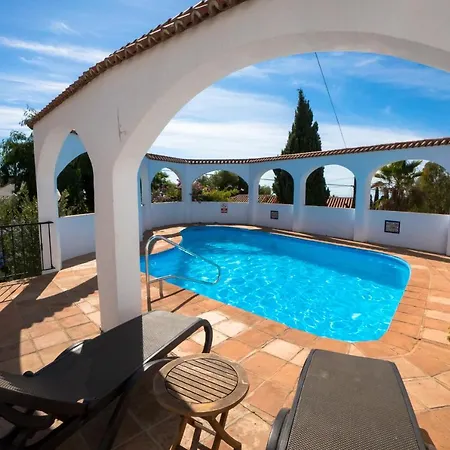 Private Heated Pool, Jacuzzi & 1225m2 Garden In Cipreses