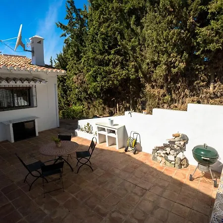 Private Heated Pool, Jacuzzi & 1225m2 Garden In Cipreses Frigiliana
