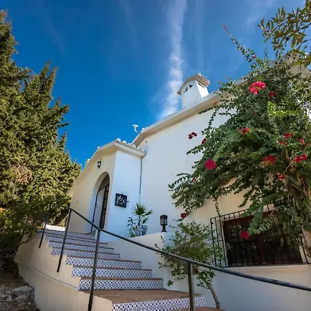 Private Heated Pool, Jacuzzi & 1225m2 Garden In Cipreses Frigiliana