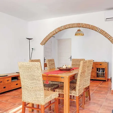 Βίλα Private Heated Pool, Jacuzzi & 1225m2 Garden In Cipreses *