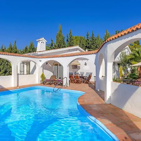 Βίλα Private Heated Pool, Jacuzzi & 1225m2 Garden In Cipreses